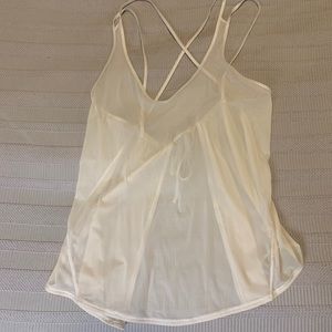 EUC Lululemon sheer tank - size 4